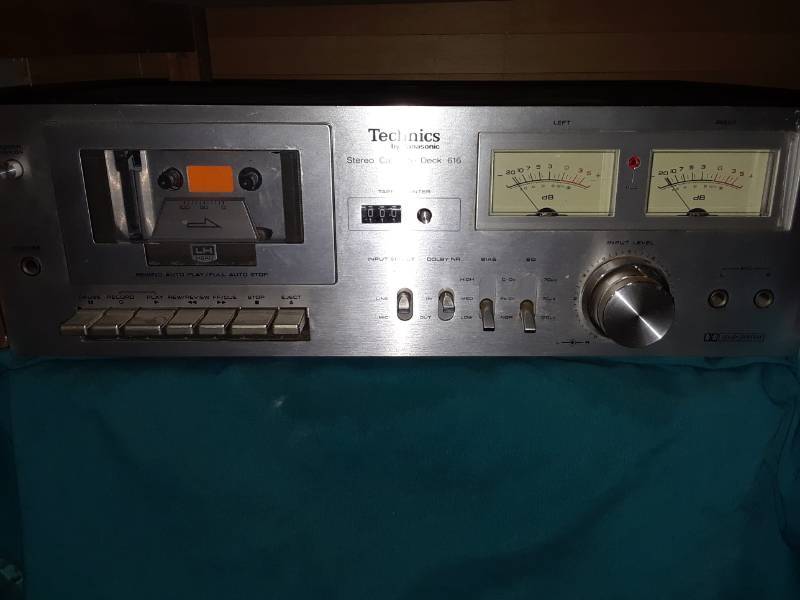 lot 94 image: RARE VINTAGE TECHNICS STEREO TAPE DECK