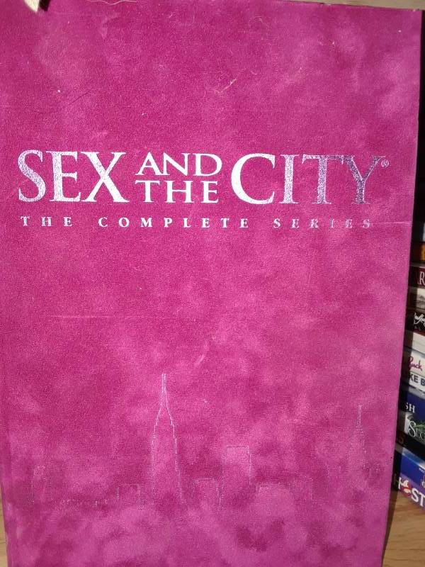 lot 67 image: SEX AND THE CITY COMPLETE SERIES COLLECTION