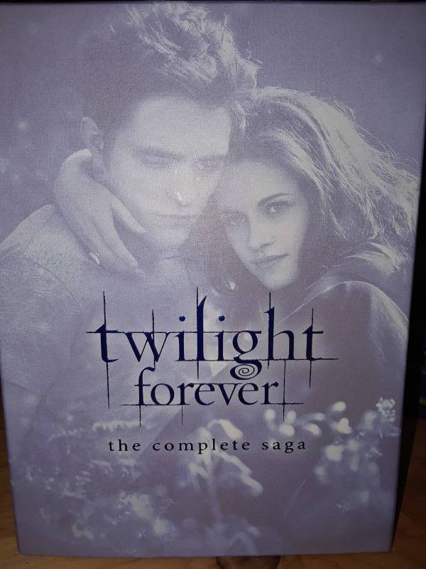 lot 63 image: ENTIRE SERIES OF TWILIGHT FOREVER