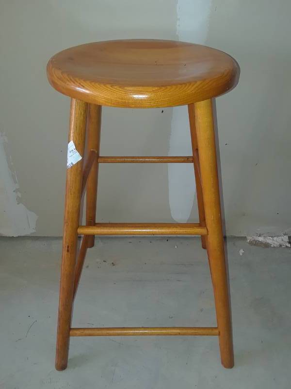 lot 16 image: BAR STOOL
