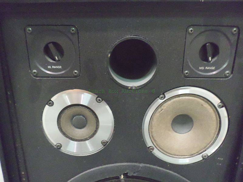 REFERENCE STANDARD OMEGA 400 SPEAKERS SPEAKERS AND AMPLIFIER