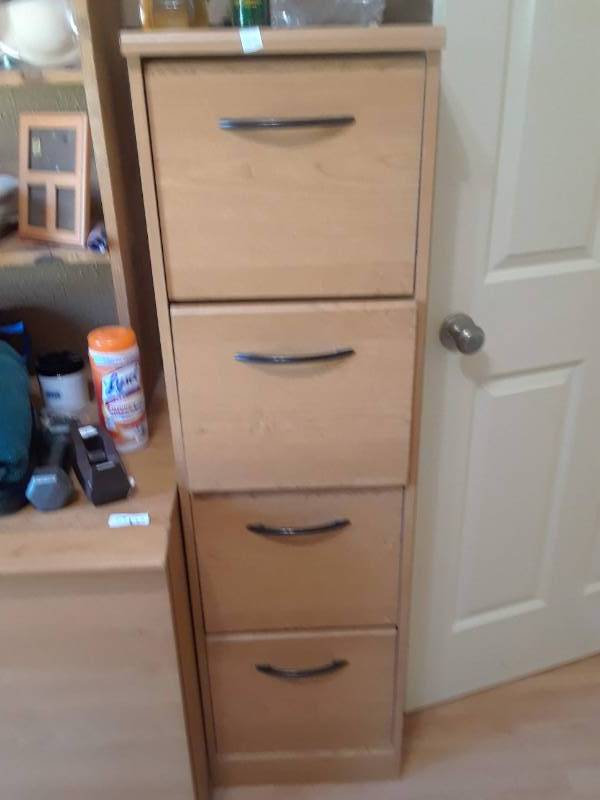 lot 24 image: 4 DRAWER FILE CABINET