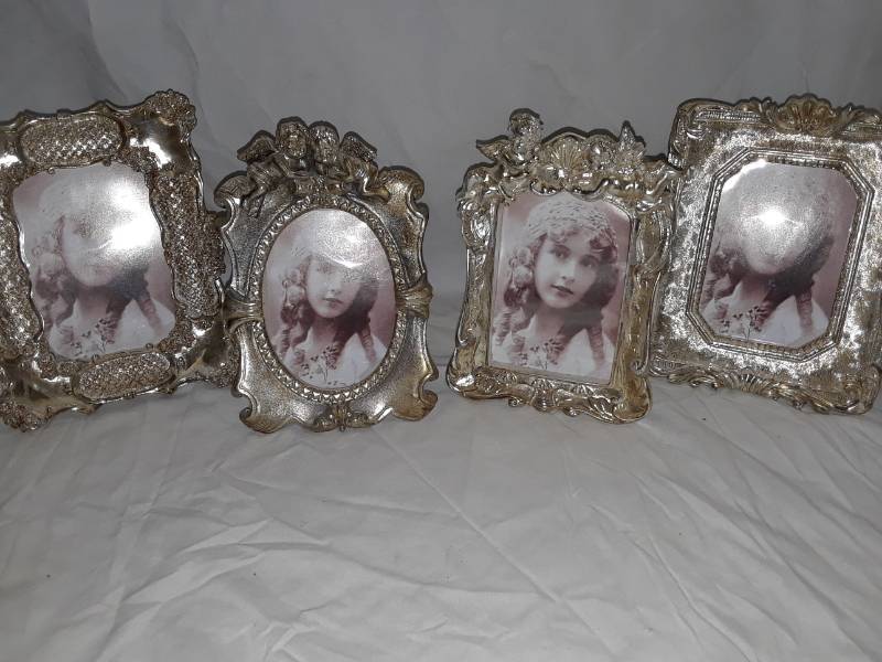 lot 46 image: LOT OF 4 SILVER TONE ANGHEL FRAMES