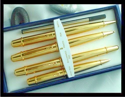lot 45 image: VINTAGE BILL BLASS GOLD PENPENCIL SET