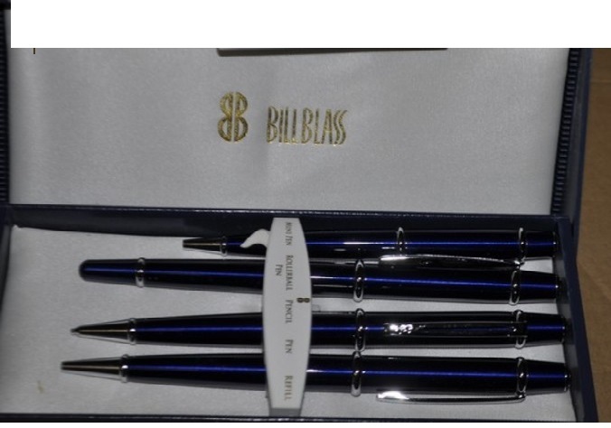 lot 49 image: Rare Vintage Bill Blass 4 Piece Pen & Pencil Set BLUE