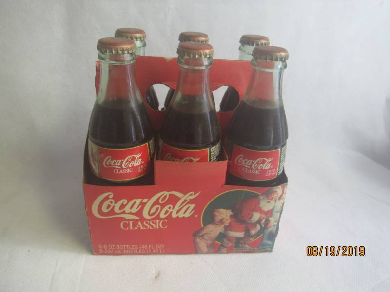 2019 COCA COLA  HOLIDAY 8 OUNCE GLASS COCA COLA BOTTLES 6 PACK