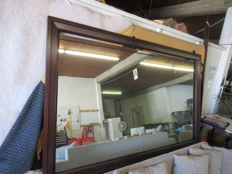 lot 20 image: MIRROR