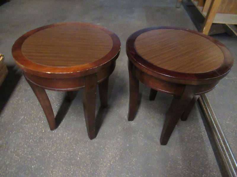 lot 29 image: MARTINSVILLE SIDE TABLES