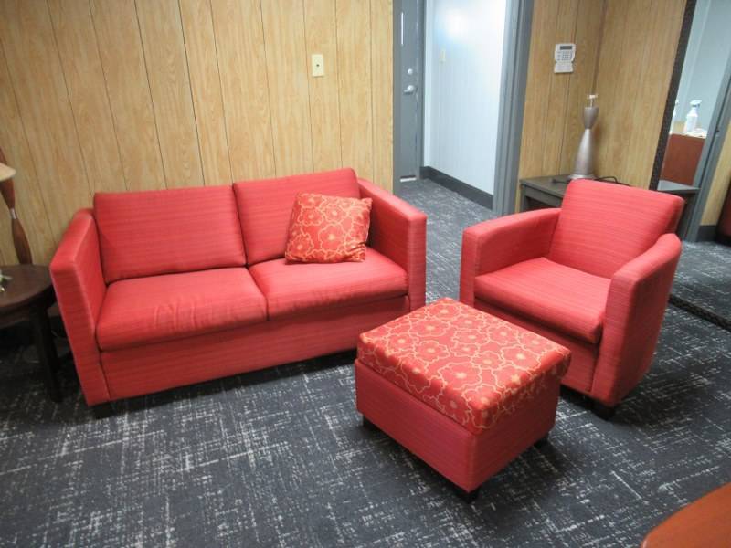 lot 62 image: CHARTER FURNITURE