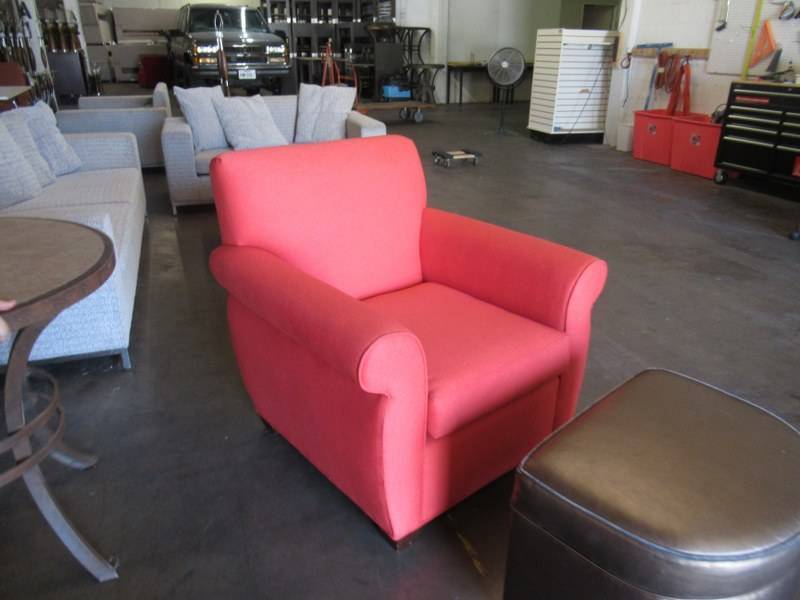 lot 86 image: ACCENT CHAIR