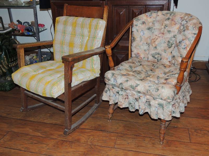 lot 194 image: Vintage Rocker  with  yellow cushions AND Vintage chair spring seat