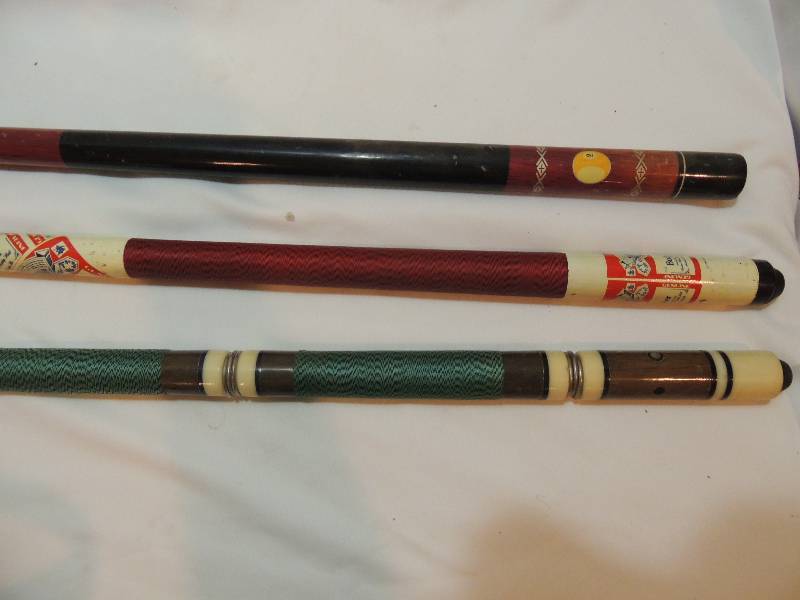 lot 200 image: Billiard sticks qty 3 Budweiser, mint green and red 58 length