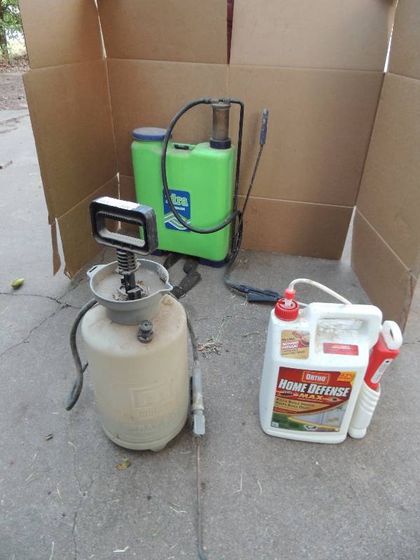 lot 586 image: 3 yards sprayers