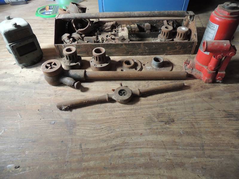 lot 598 image: PIPE THREADERS WITH 6 DIES, JACK