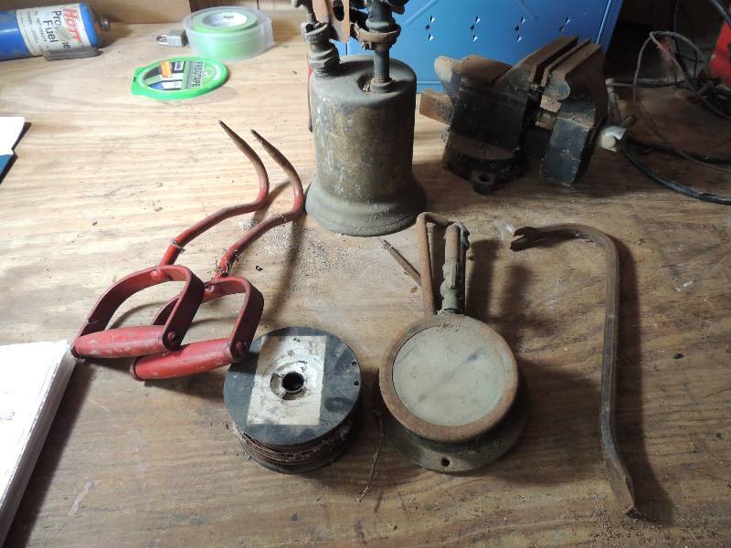 lot 604 image: VISE, HAY HOOKS, PRY BAR, TORCH, WIRE
