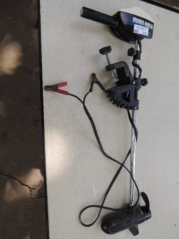 lot 612 image: Minn Kota trolling Motor (unknown working status) 10 2 speed battery cable hook ups