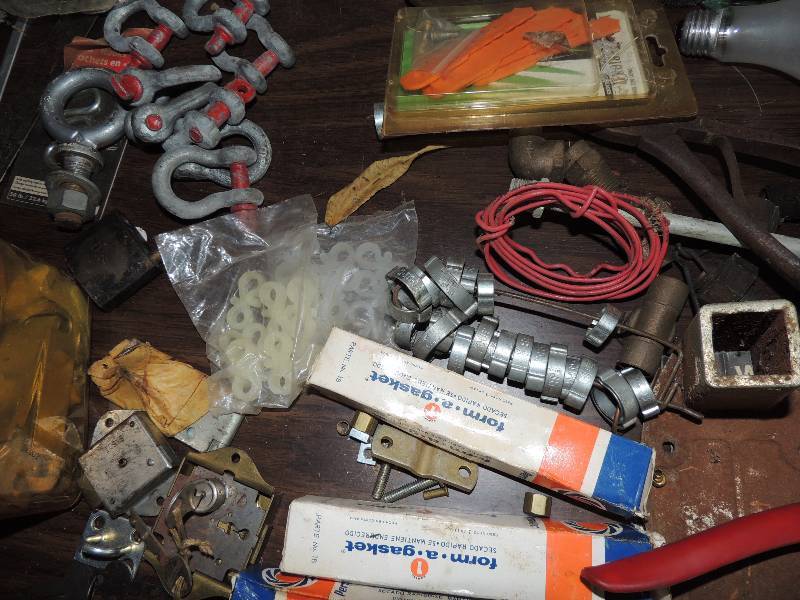 lot 627 image: C-RINGS, DOOR LOCK,CAULK GUNS, DOOR ALARM, FORM A GASKET, CONCRETE EDGER F