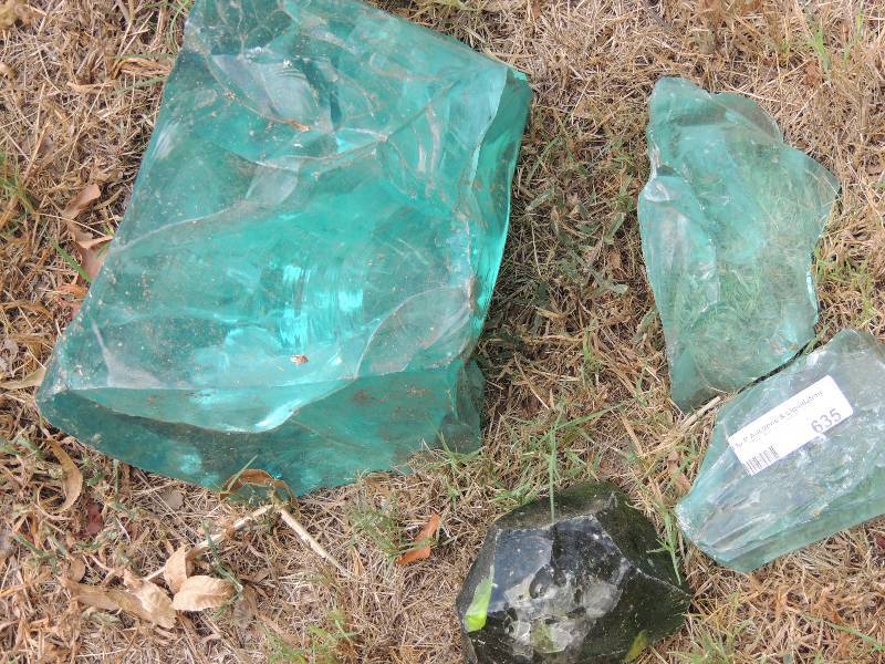 lot 635 image: GLASS  STONE - GREEN -11 X9 , DARK GREEN 6