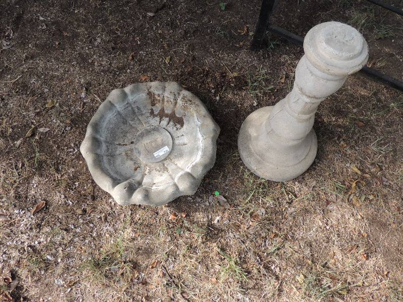 lot 639 image: BIRD BATH- CONCRETE   30 H, 24 D