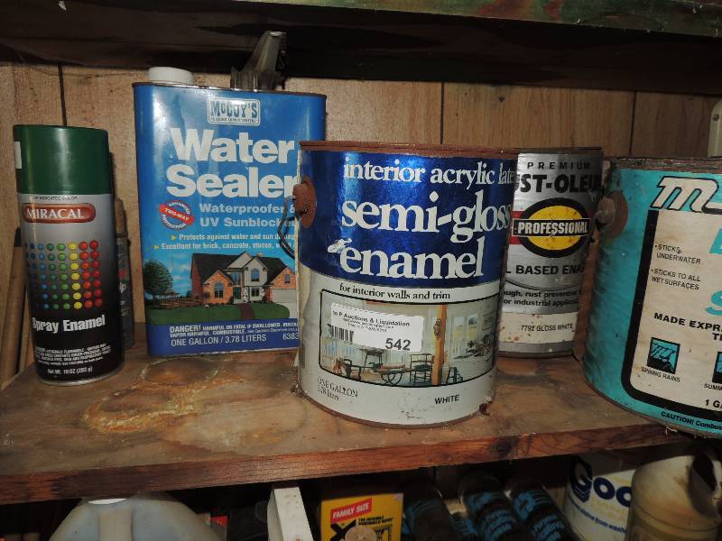 lot 542 image: 11 used cans of paint and 1 can of paint sealer