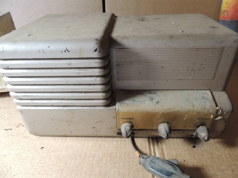 lot 551 image: 2 Antique General Electric Radios. Must see pictures to appreciate