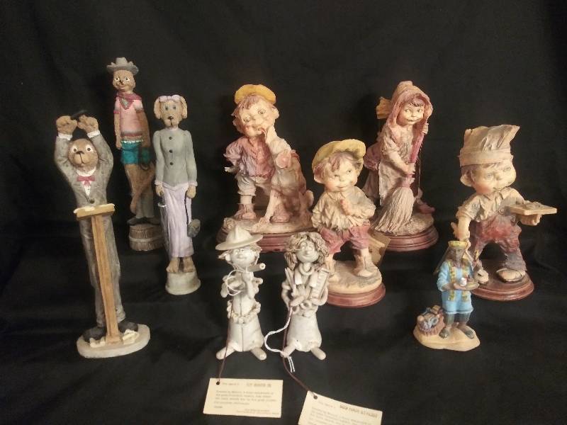 lot 49 image: Home dcor- Kenydin, Bencini- hairstylist, hunter, set of 4 children figurines in Capamonte style house