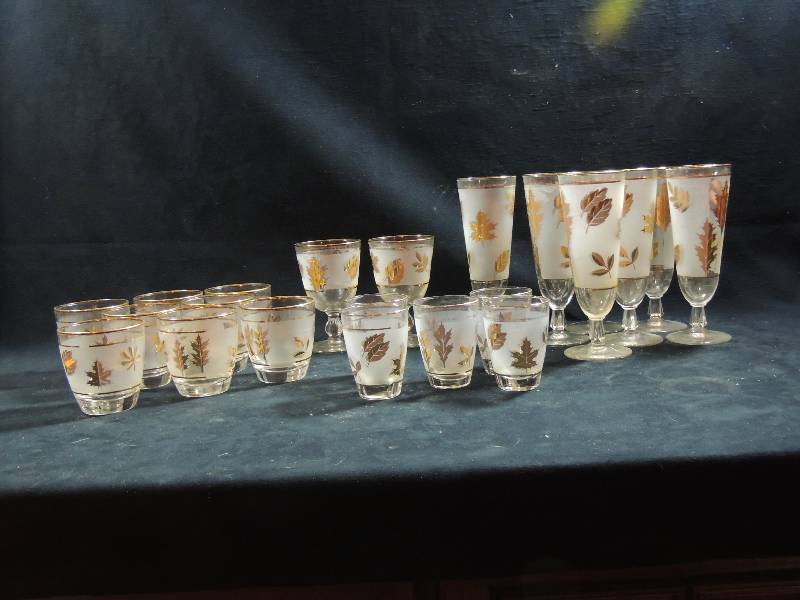 lot 215 image: Libbey glass set frosted with gold leaves  champagne x 7 Old fashion qty. 5 cordial qty. 8