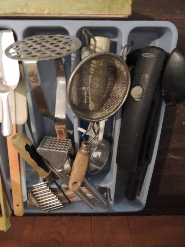 lot 156 image: Large Quantity of Kitchen utensils- Fish ice sculpture mold, knives, juicer, broiler pan