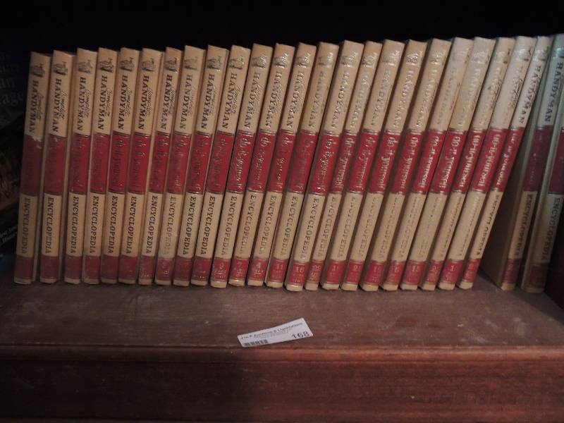 lot 165 image: Set of 25 complete handyman Do It Yourself Encyclopedia
