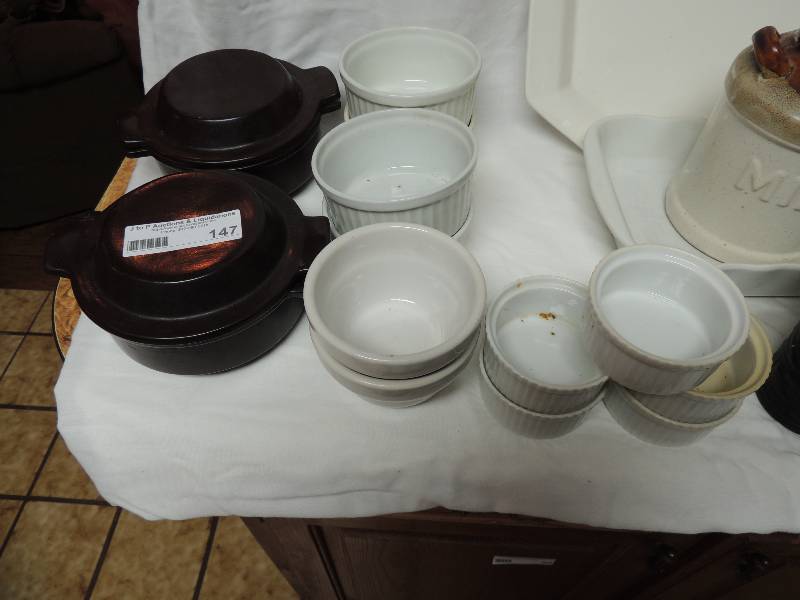 lot 147 image: custard cups 2 sizes, 2 bowls and casserole dishes
