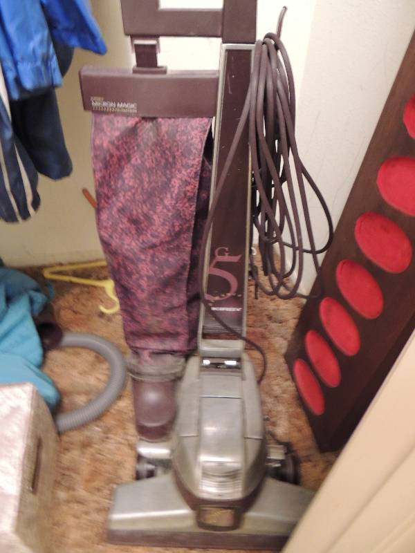 lot 250 image: Kirby vacuum (unknown working condition) and Kirby shampoo system