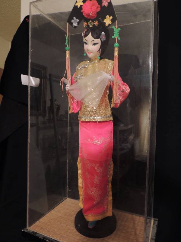 lot 259 image: Asian DOLL  in display case ht. 25