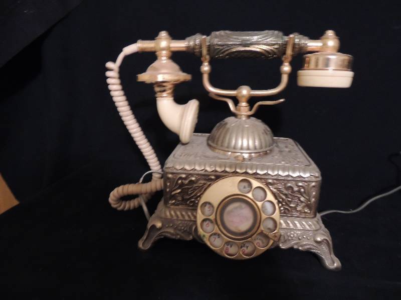 lot 267 image: Parisian rotary telephone Bakelite cream by imperial
