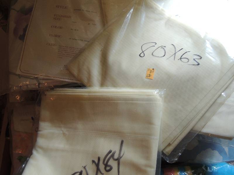lot 327 image: Linens- several sets of sheets King size NEW sheets 80x84 and 80x63 new