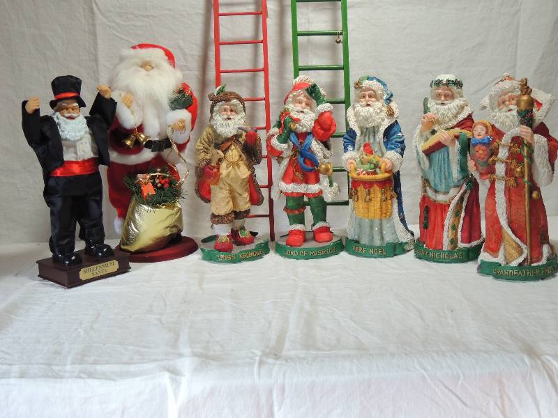 lot 429 image: Santa magical toy shop x 5, - grandfather frost,  Pene Noel, Lord of Mistletoe, Kris Kringle , Saint Nicholas,  Millennium  Santa (sings),  Dancing Santa  - total of 7