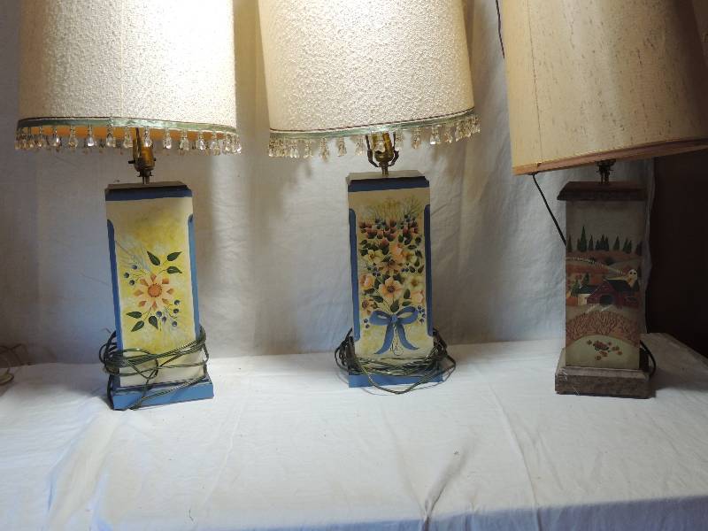 lot 457 image: Lamps x 2 Floral and beaded 30 H, and lamp shades - 1 folk art scene with shade and 2 extra lamp shades