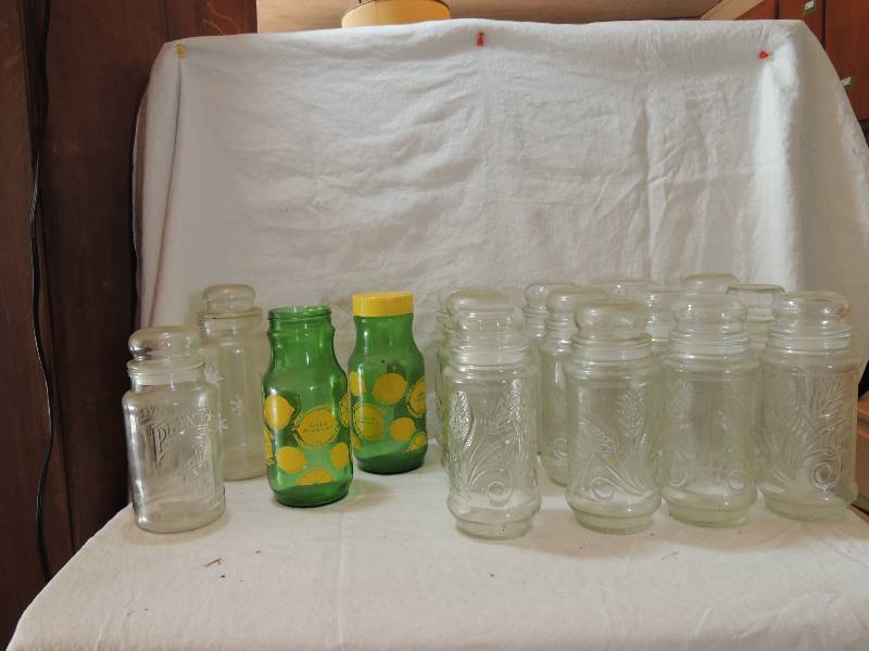 lot 471 image: 12 Harvest jars and lids 1 Planters peanut jar, 2 lemon juice jars