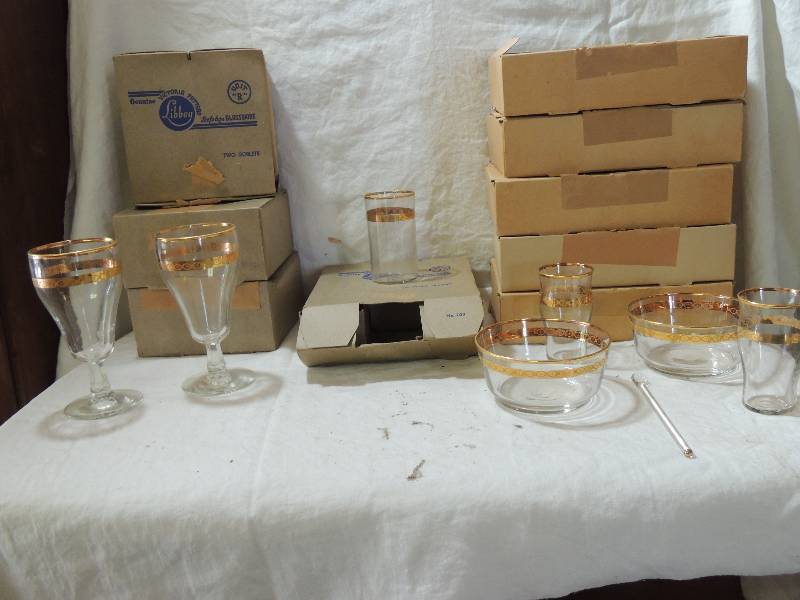 lot 479 image: Libbey Glassware Victoria pattern ( 1950s in original boxes) Box R  2 Goblets box qty 3,  , Box J  - 6 bridge glasses,   Box O - 2 cereal bowls, 2 cocktail glasses plus 1 stirrer  qty 5 and 1 set of bowls and glasses