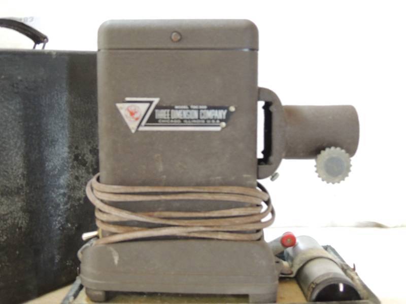 lot 483 image: Three Dimension Company -Slide projector