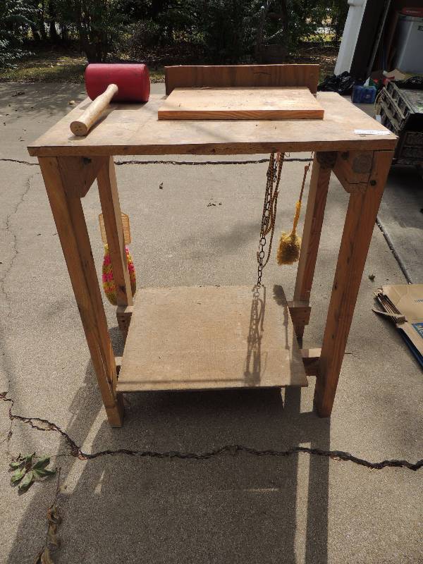 lot 492 image: Workbench 18x24 36 H, Vintage redhead Hickory mallet by links  Salem, In,