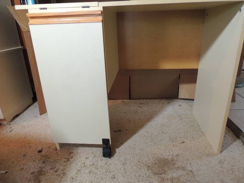 lot 497 image: Laminate desk white  1 cabinet 40 x 18 x 30