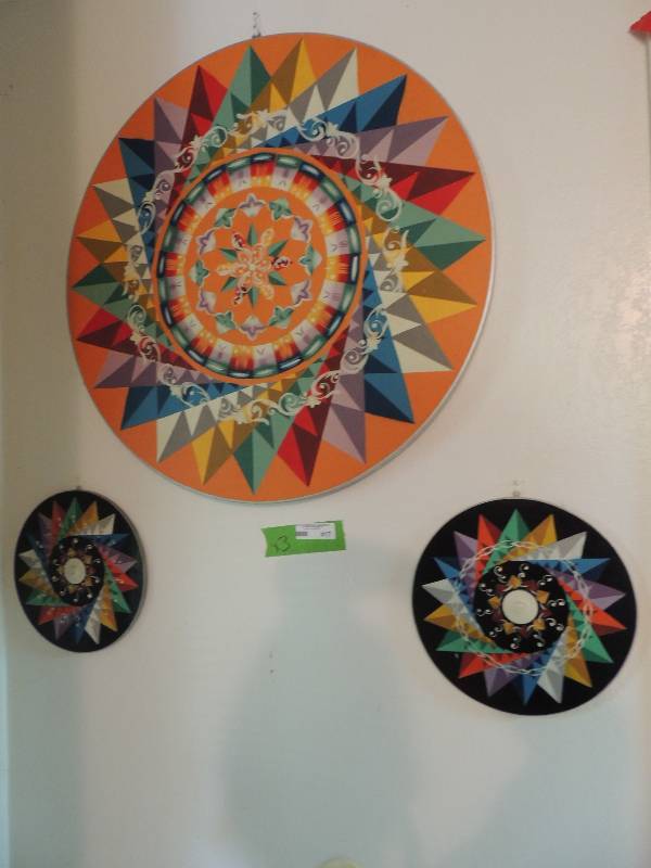 lot 417 image: Beautiful and unusual color block art round paintings. Small ones are 12 QTY 2,  and the large one is 30