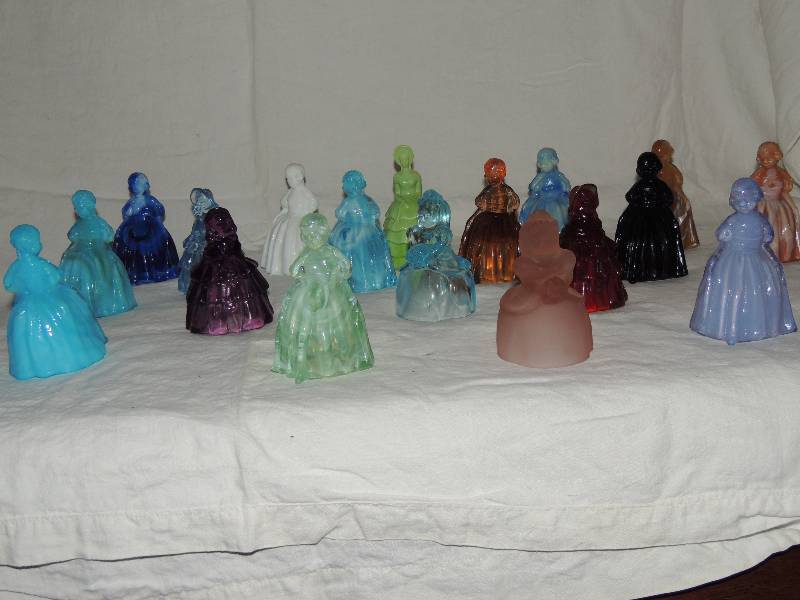 lot 347 image: Boyd glass colonial lady qty. 15    4 12