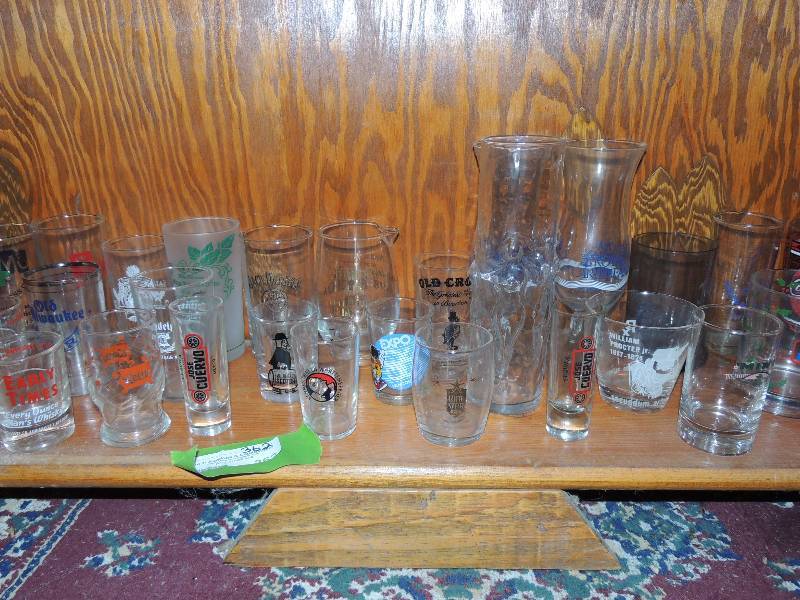 lot 362 image: BAR Glasses- shot shooters high ball various logos