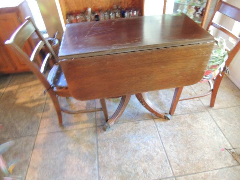 lot 370 image: Vintage drop leaf table  44L x36 x 30  Pedestal base   2 chairs