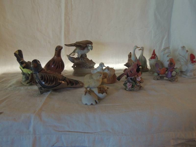 lot 376 image: Porcelain birds Lefton and Aroco Ducks, chickens, cardinals, chicks and Hawk