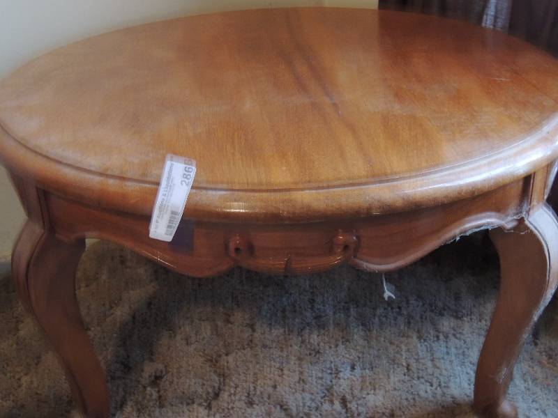 lot 286 image: Round  Maple side table 28 H 42 diameter