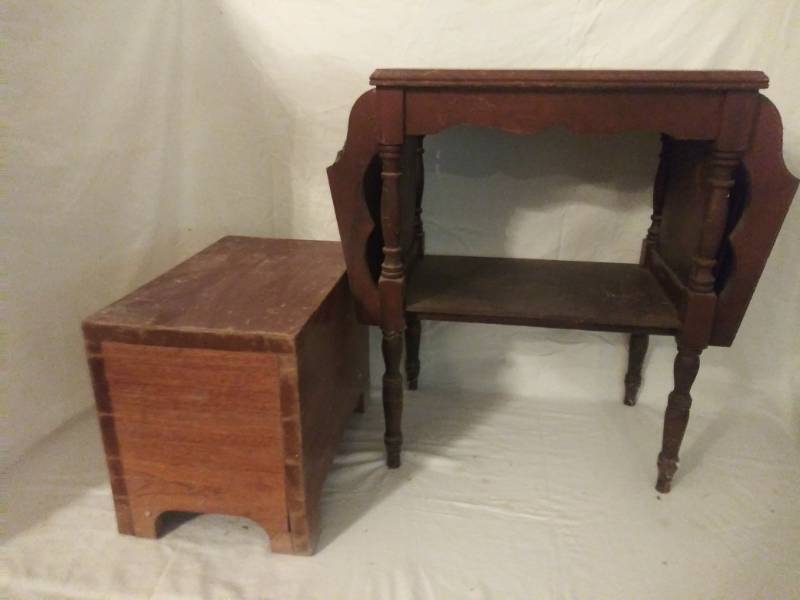 lot 400 image: Side table with magazine rack  22 x 23 x 12  and wooden foot stool 12 x 18 x 12