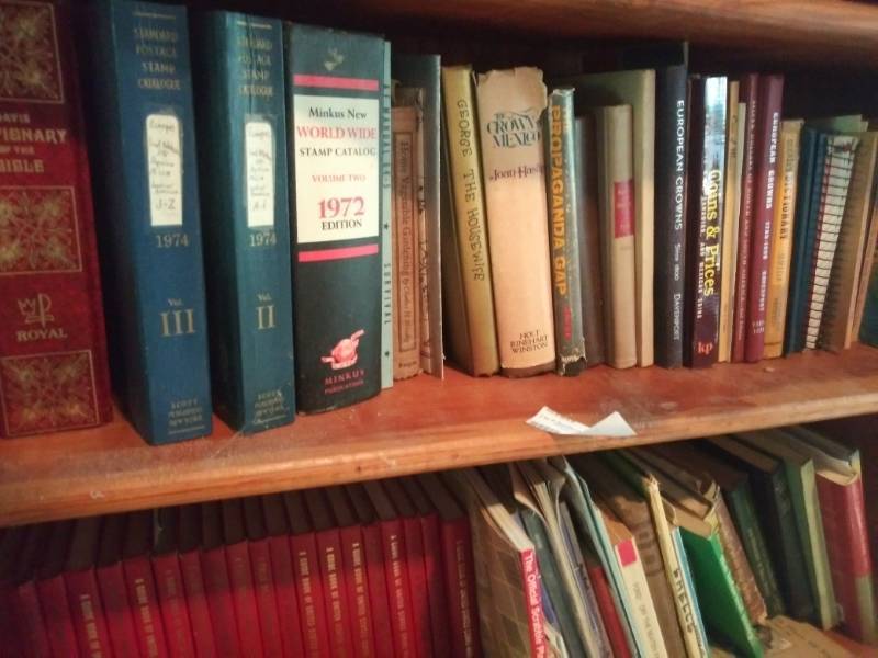 lot 385 image: BOOKS - NOVELS & STAMP COLLECTING