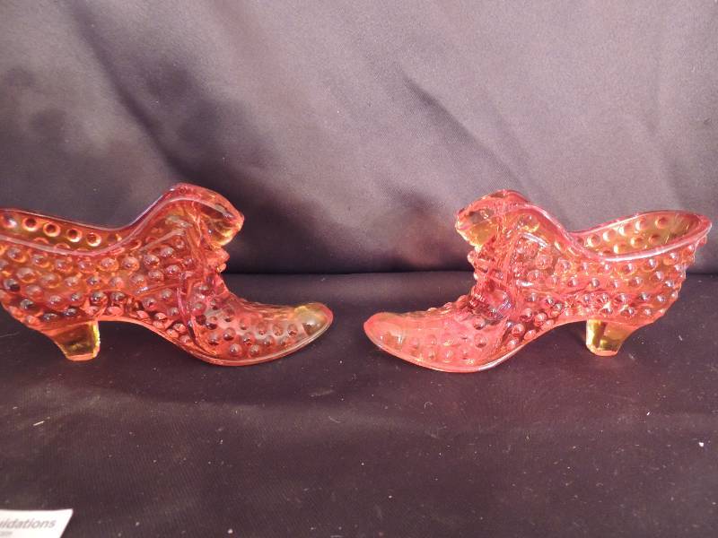 lot 14 image: Pair of Orange Carnival Glass shoes 6 x 3